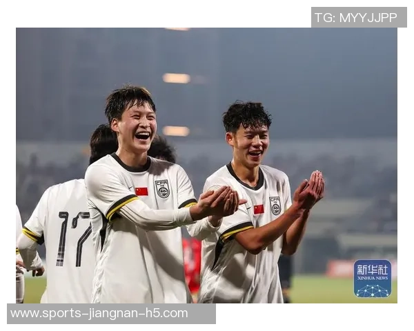 谢晋和张旭尧共同展望亚洲杯预选赛决战全力以赴争取胜利 谢晋和张旭尧共同展望亚洲杯预选赛决战全力以赴争取胜利